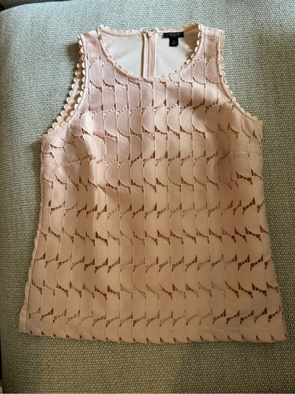 Ann Taylor Pink Sleeveless Scalloped Top